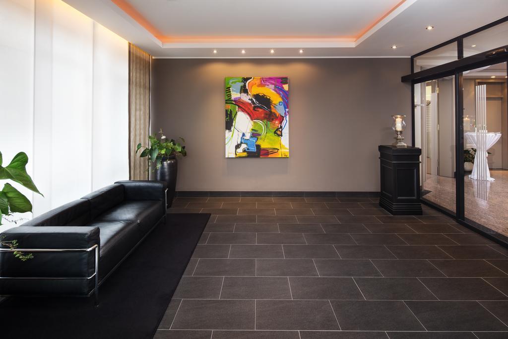 Hotel Plaza ดุยส์บูร์ก ภายนอก รูปภาพ