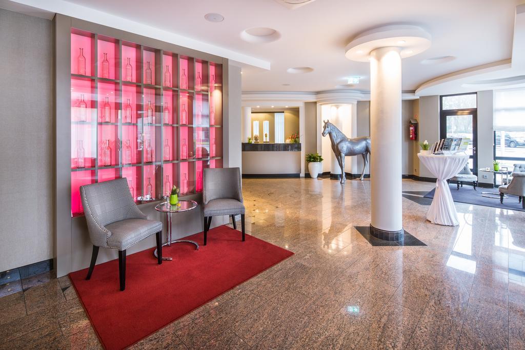 Hotel Plaza ดุยส์บูร์ก ภายนอก รูปภาพ