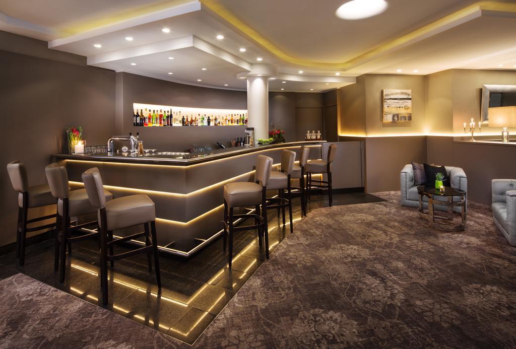 Hotel Plaza ดุยส์บูร์ก ภายนอก รูปภาพ
